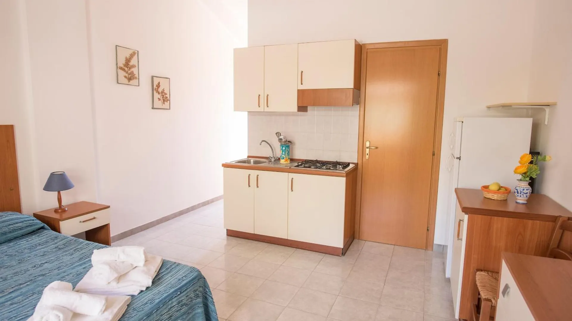 Studio 200 Meters From The Sea, Wifi, Self Catering Case San Marco 0*,